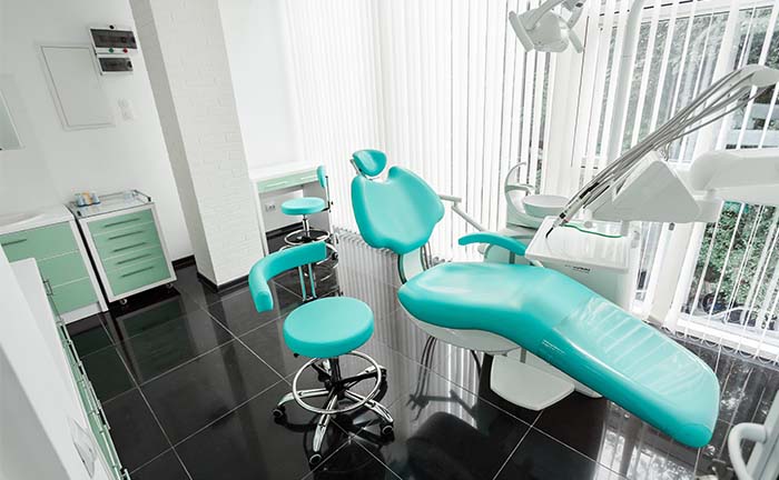 Studio dentistico confortevole dove il paziente si sente a suo agio e rilassato