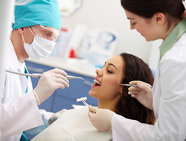 Nella clinica dentale Grand Turismo Dentale in Moldavia, puoi ottenere un sorriso splendente in 24h con un prezzo inferiore del 60% rispetto a qualsiasi altro paese. 
